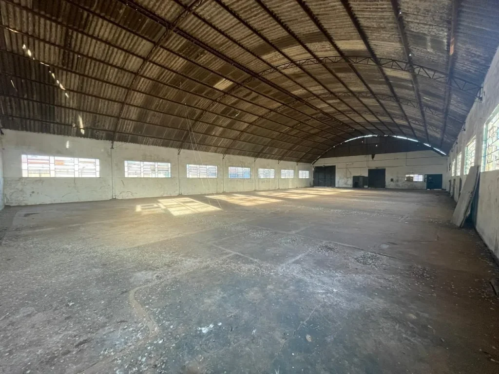 Área de 3.120,87 m2 com Galpão de 1.147,18 m2 - ACEITA IMÓVEIS EM JAÚ, ACEITA VEICULO E PARCELAMENTO.