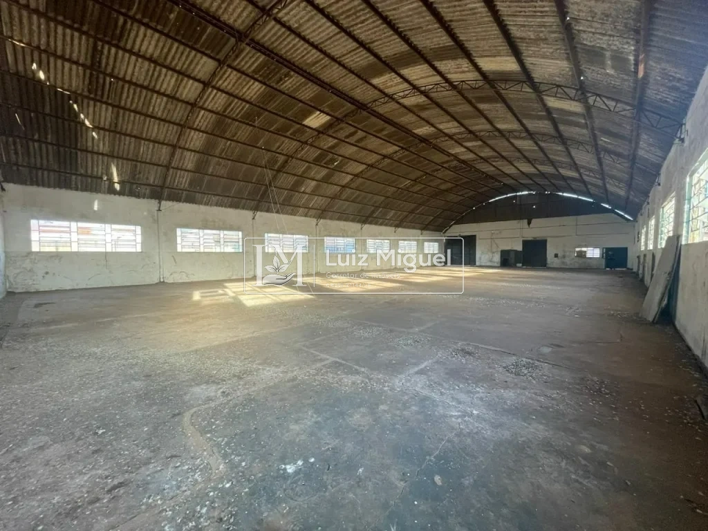 Área de 3.120,87 m2 com Galpão de 1.147,18 m2 - ACEITA IMÓVEIS EM JAÚ, ACEITA VEICULO E PARCELAMENTO.