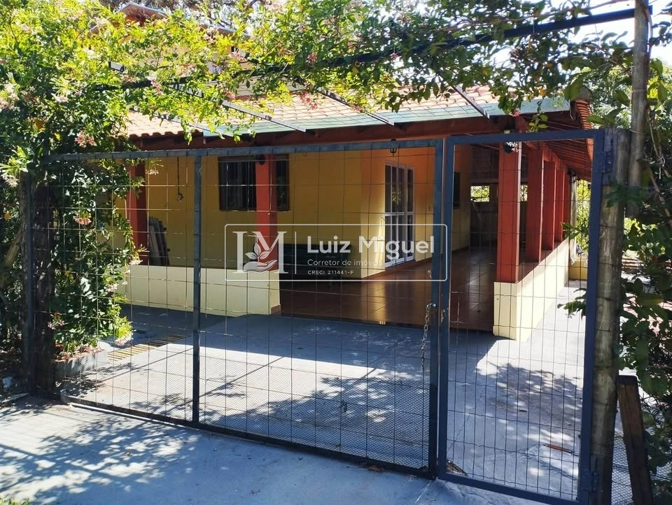 Chácara no Bosque do Jacaré com 600 m2 de terreno com 2 quartos, casa toda avarandada (ACEITA VEICULO COMO PARTE DO PAGAMENTO E PARCELAMENTO)