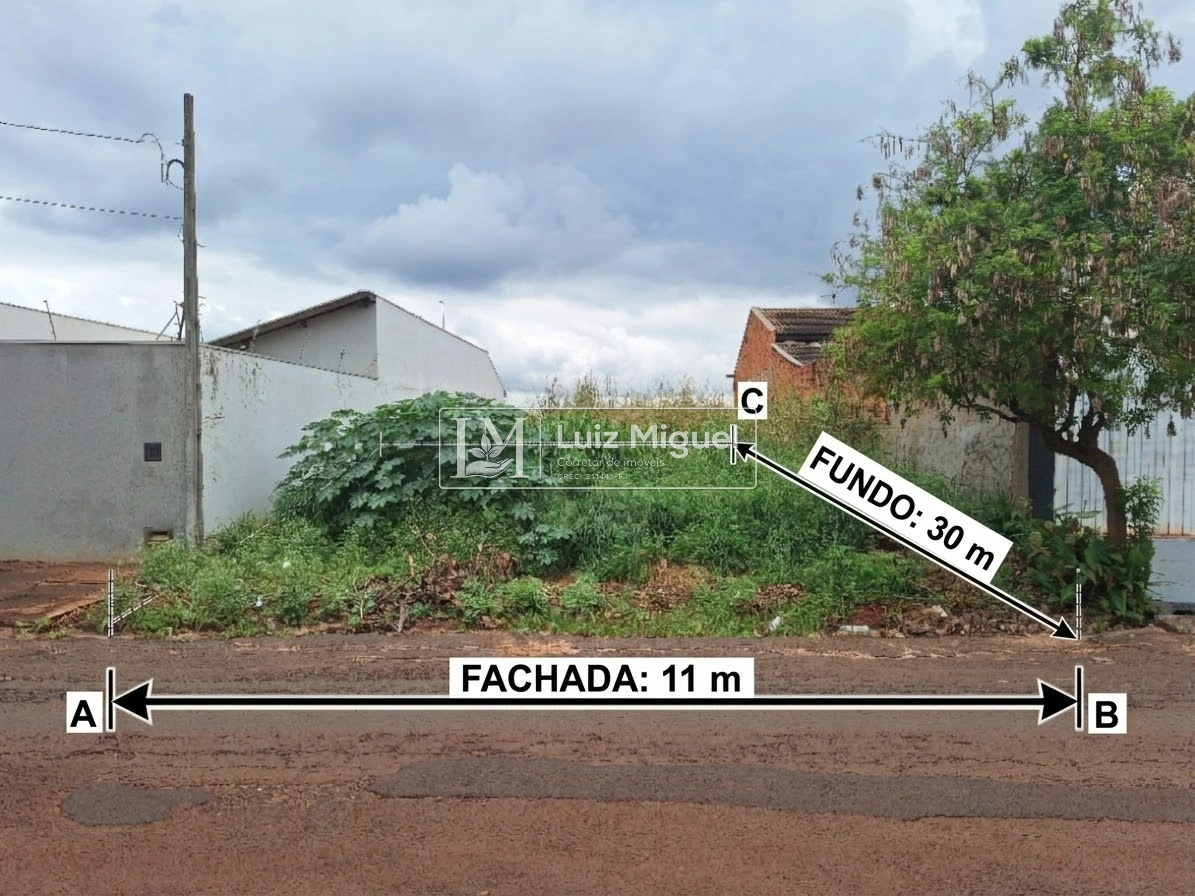 OPORTUNIDADE - Terreno com 330 m2 plano por apenas 150 mil